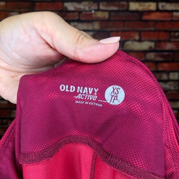 5 for $25🔥XS Old Navy Red Cropped Workout Pan - Picture 4 of 6